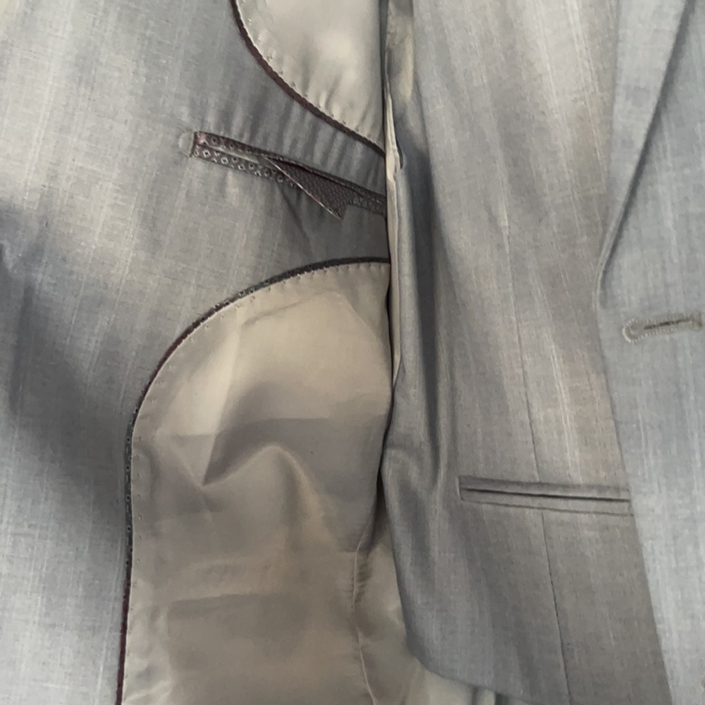 Suit - Picture 10 of 12